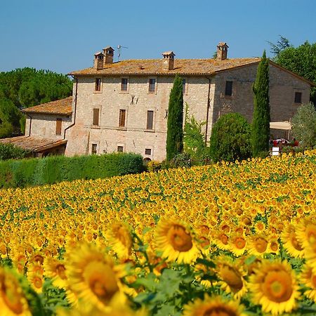 Agriturismo Casale Dei Frontini San Terenziano Exterior foto