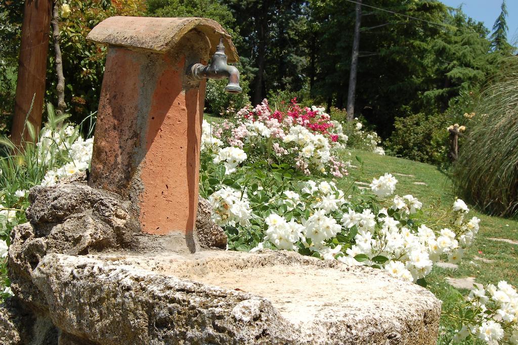 Agriturismo Casale Dei Frontini San Terenziano Exterior foto