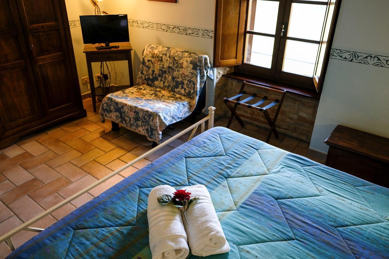 Agriturismo Casale Dei Frontini San Terenziano Exterior foto