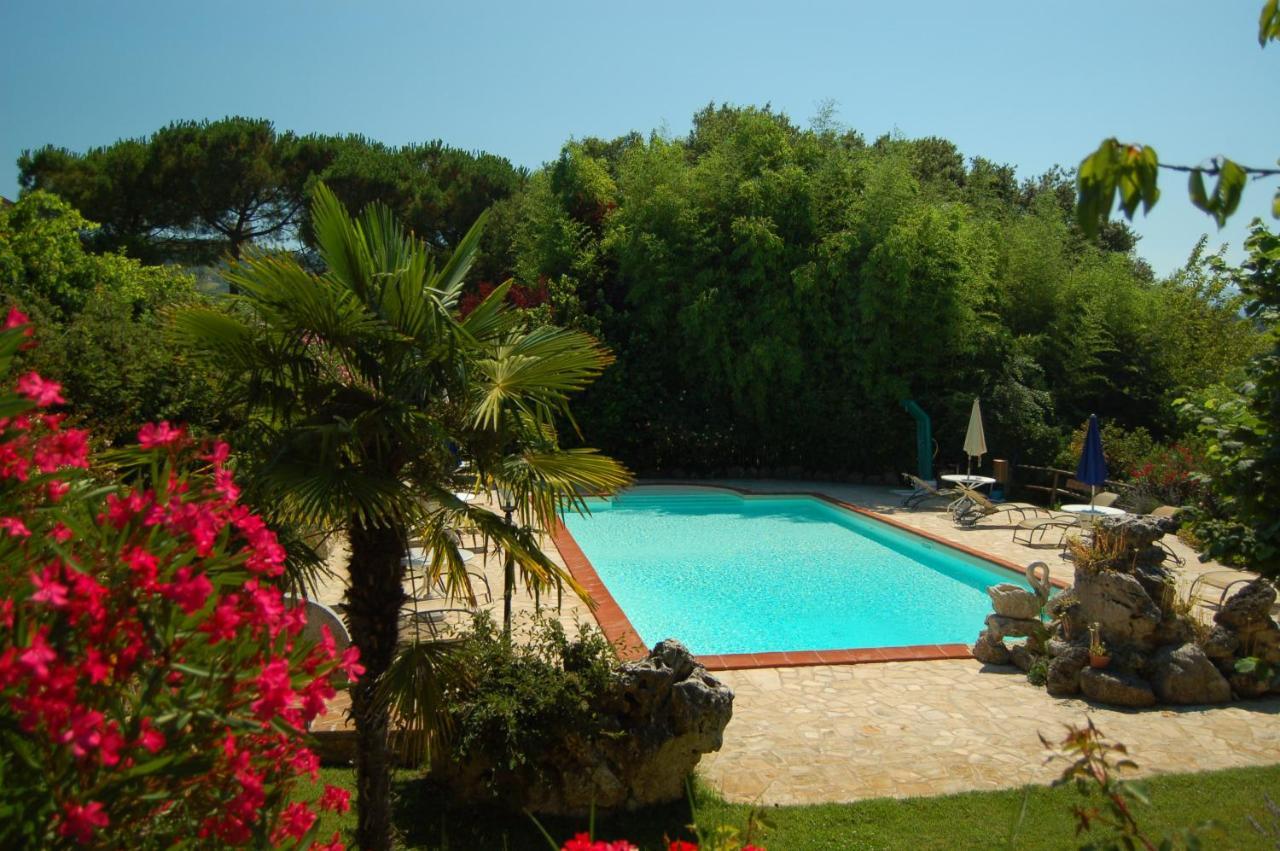 Agriturismo Casale Dei Frontini San Terenziano Exterior foto